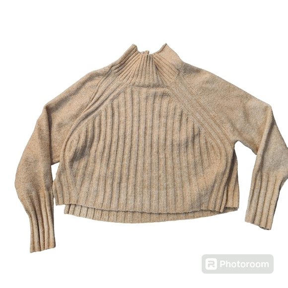 Topshop Sweaters - TOPSHOP crop pullover sweater. Size small